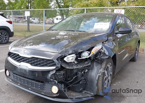 2021 Kia Forte Lxs z USA, uszkodzony, nr VIN 3KPF24AD6ME302029